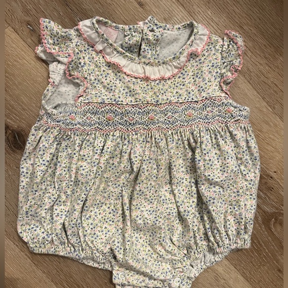 Petit Bebe smocked summer outfit - Picture 1 of 1